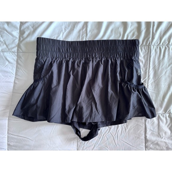 New Free People Movement Get Your Flirt On Shorts Size Large Black 3" NWOT - Picture 1 of 8